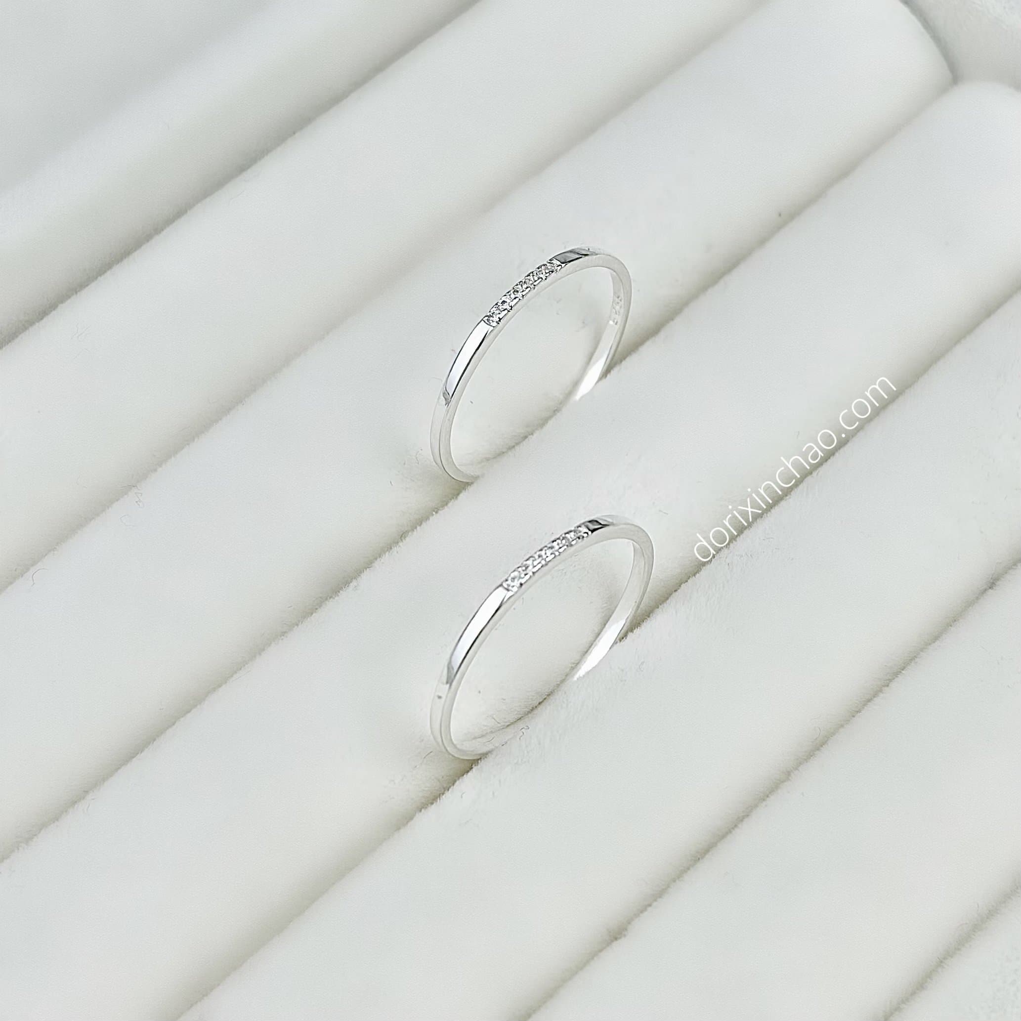 Nhẫn đính hạt nhỏ basic